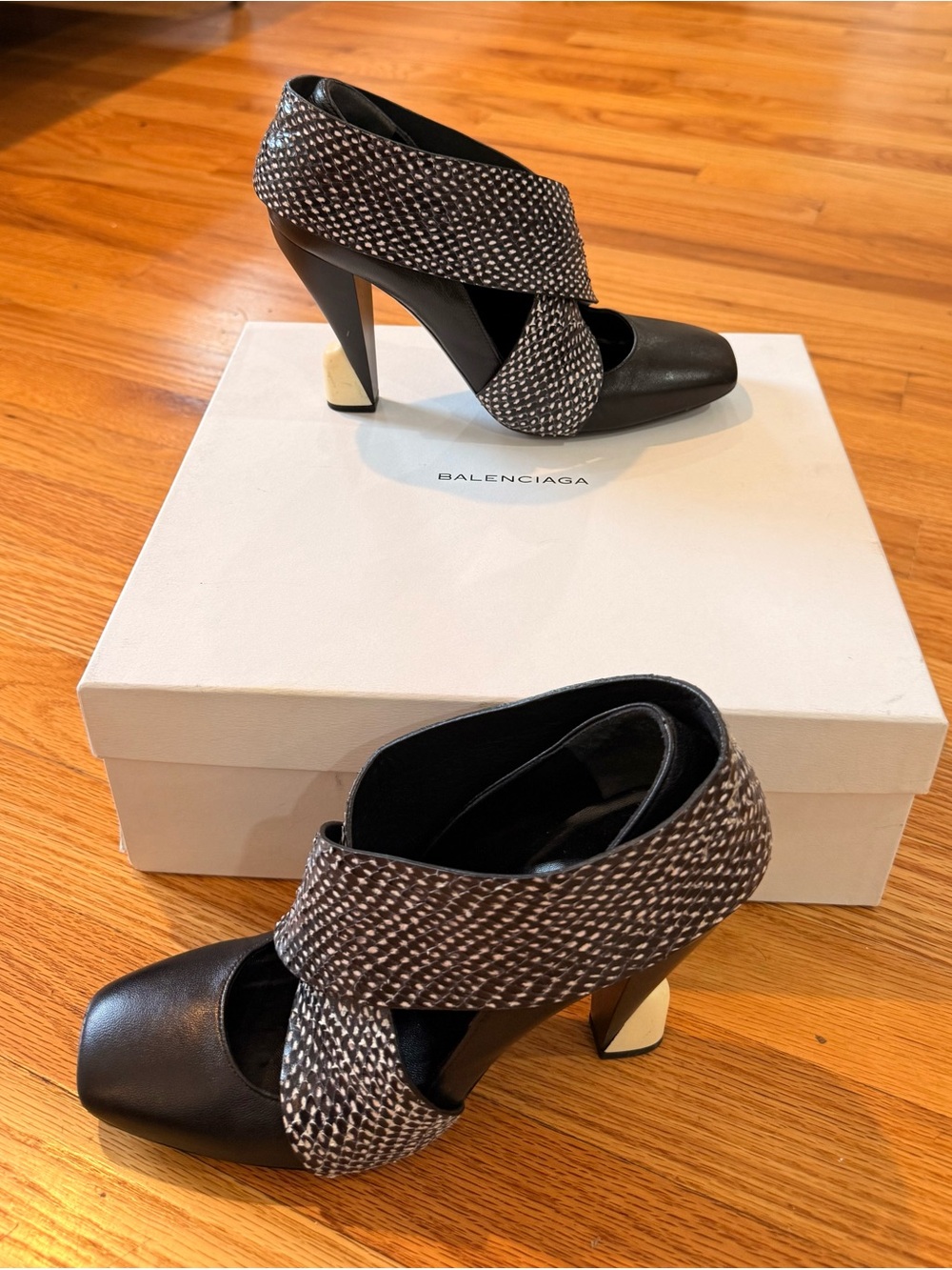 Balenciaga Leather Sculptural Heel Pumps Snake Print EU 38 US 8